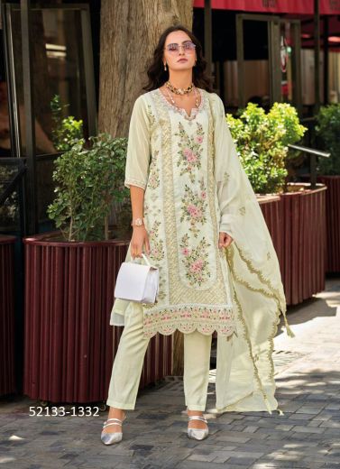 White Soft Organza Embroidered Pakistani Readymade Salwar Kameez For Traditional / Religious Occasions