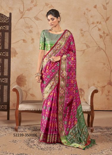 Magenta & Green Woven Patola Silk Saree For Traditional / Religious Occasions