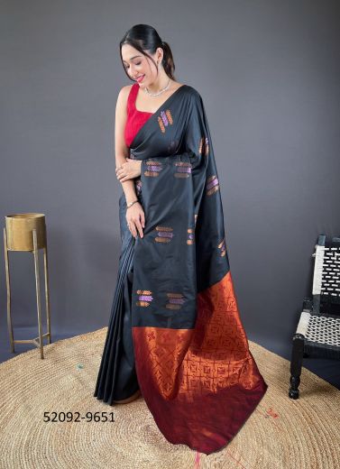 Black Silk Woven Jari Silk Saree For Traditional / Religious Occasions